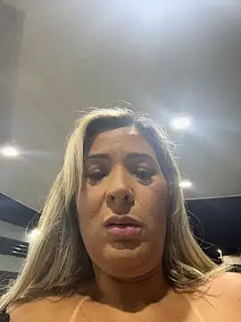 lindinha-sexy's Webcam Show