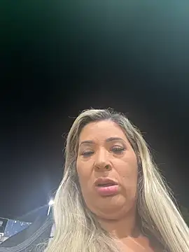 lindinha-sexy 网络视讯表演