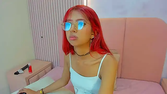 XXX chat uživo modela Mila_Saint