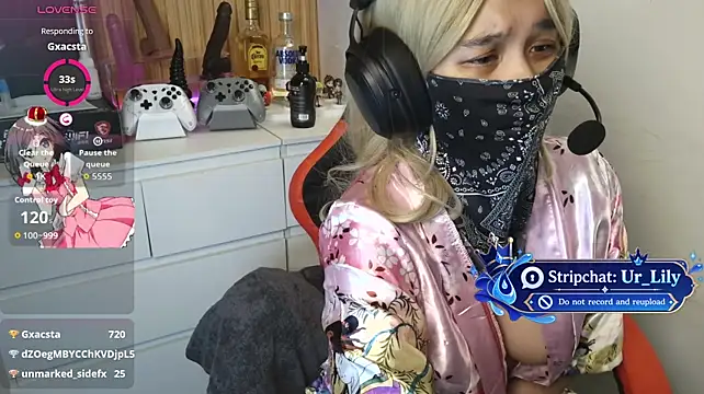 Ur_Lily Pertunjukan Webcam