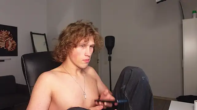 Show modela Mike_Reesee na web-kameri