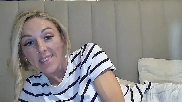 Hannah-Luxe's Webcam Show