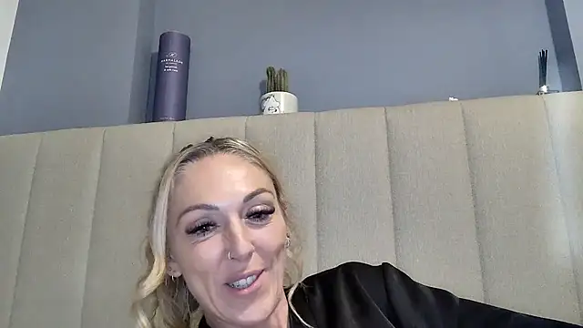 Hannah-Luxe Webcamshow