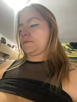 nicolsexysquirt69 – Kamerová šou
