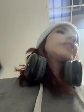 Elodiee_Roussee live XXX chat