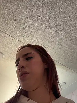 צ'אט XXX בשידור חי של Elodiee_Roussee