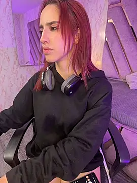 Show de Elodiee_Roussee na webcam