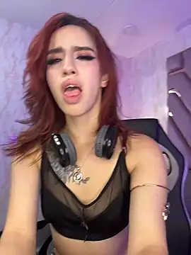 Elodiee_Roussee's Live XXX Chat