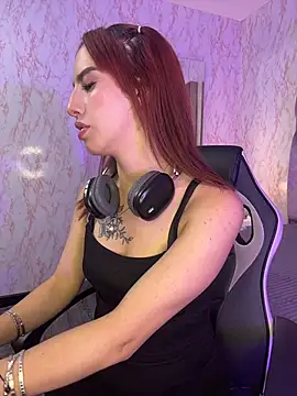 Show de Elodiee_Roussee na webcam