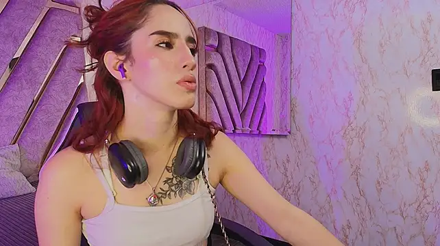 Show de Elodiee_Roussee na webcam