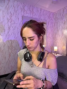 Elodiee_Roussee – Live XXX-chat