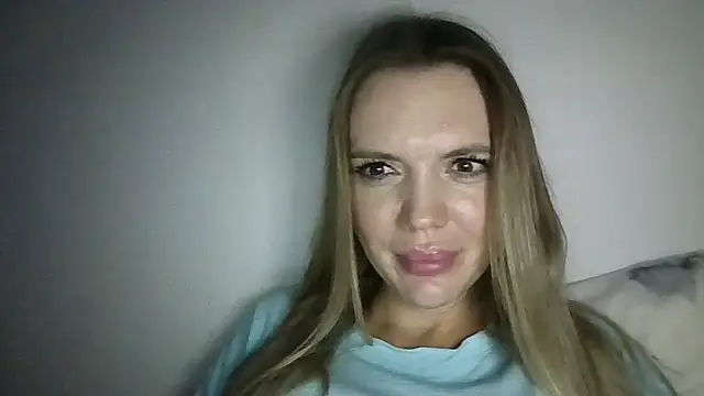 Chat +18 de Jualitalowq ao vivo
