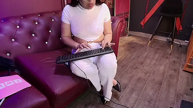 Chat +18 de AntonellaRoox ao vivo