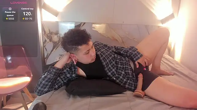 BullSmoke19 webcam show