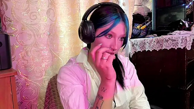 Missmeew webcam show