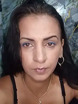 Show modela SQUIRT_MILF_PVT na web-kameri