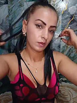 Pokazy przed kamerką – SQUIRT_MILF_PVT
