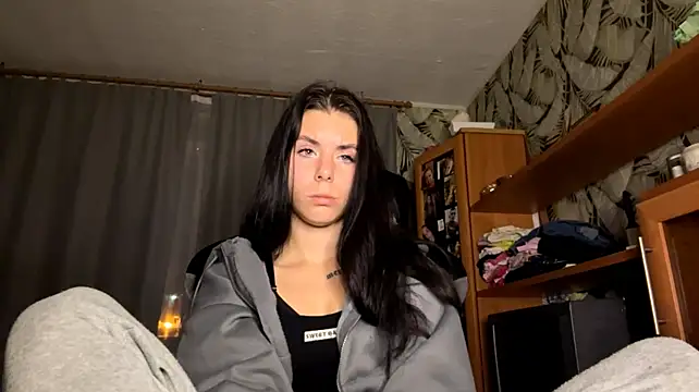 LilyMinimum XXX чат на живо
