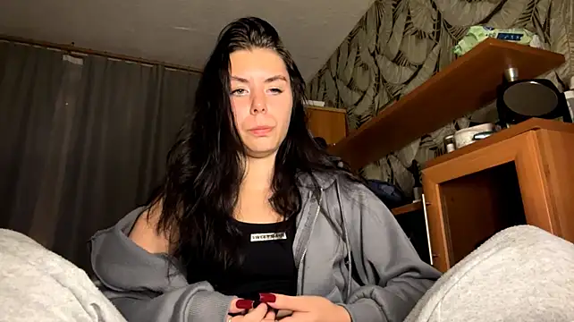 LilyMinimum Adlı Modelin Canlı XXX Sohbeti
