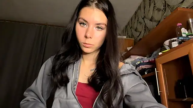 LilyMinimum élő XXX-chatje
