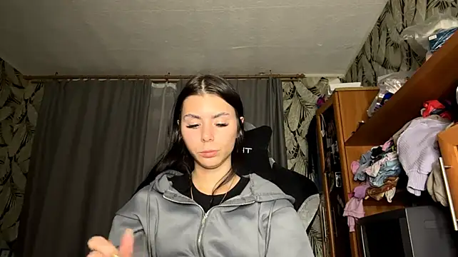 แชท XXX สดของ LilyMinimum