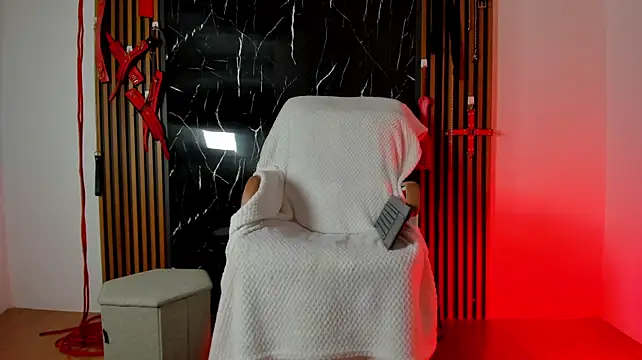 Maison-velvetbdsm's Webcam Show