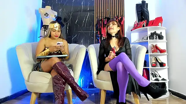 Maison-velvetbdsm webcam show