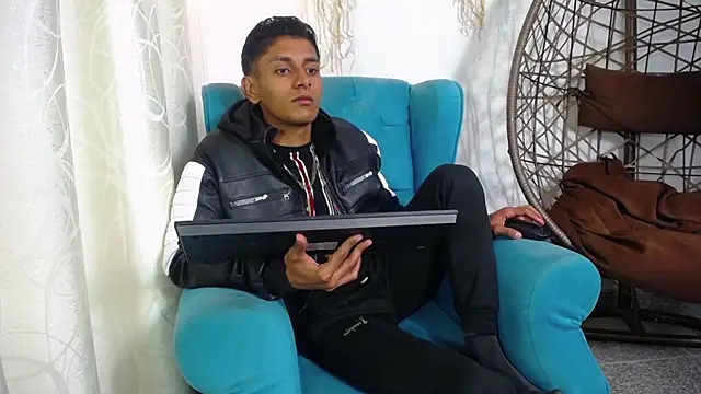 Show modela _bigrick_ na web-kameri