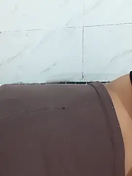 Show modela NoorPari na web-kameri
