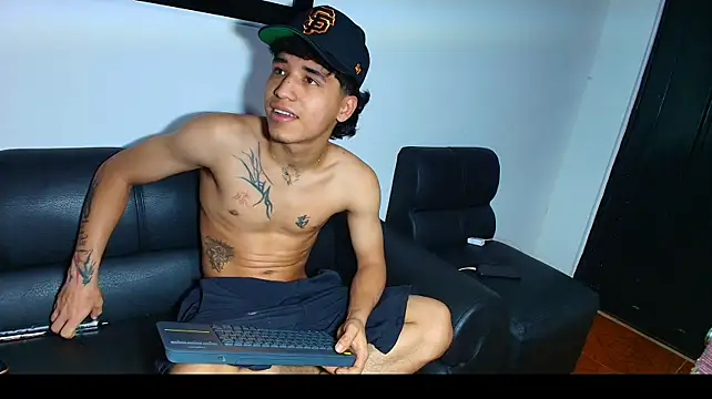 Show de ryan_g777 na webcam