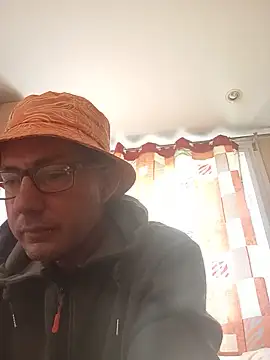 הופעת וובקאם של quarizo