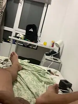 Alan988u: διαδικτυακό σόου στην κάμερα