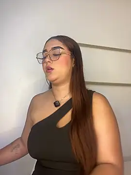 Živý XXX chat Tiny_Gray
