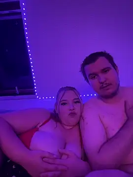sassi_babe: διαδικτυακό σόου στην κάμερα