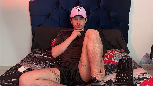 zoren_33 Show in webcam