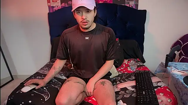 zoren_33 Show in webcam
