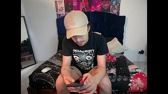 zoren_33 Show in webcam
