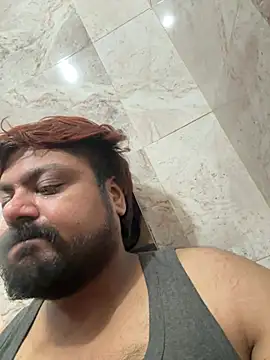 Show modela lovehotvns na web-kameri