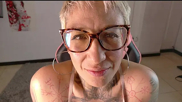 Everlyn_Sex Chat XXX in diretta