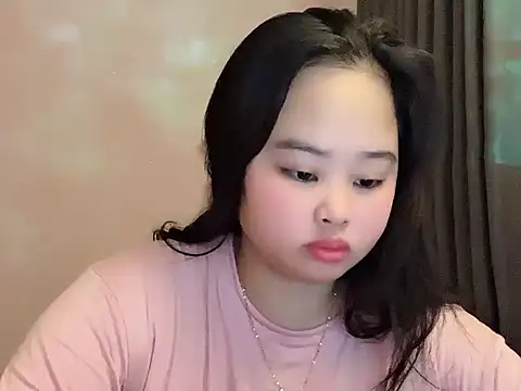 Nhungnhung201 网络视讯表演