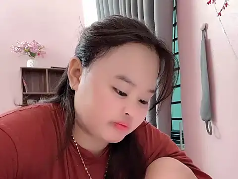 Nhungnhung201 网络视讯表演