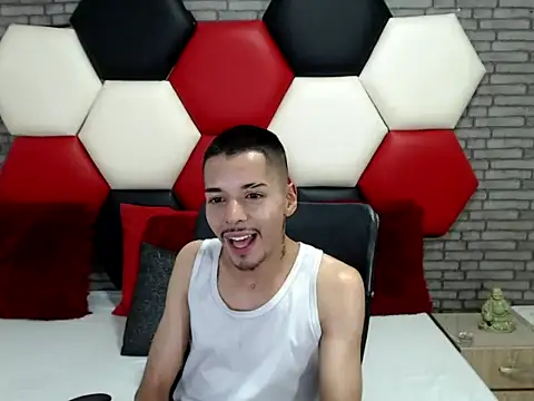 Thristan05 Show in webcam