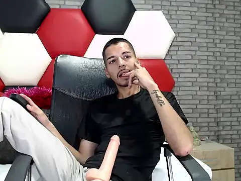 Thristan05 Show in webcam