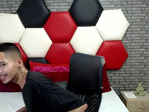 Thristan05 Show in webcam