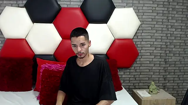 Thristan05's Webcam Show