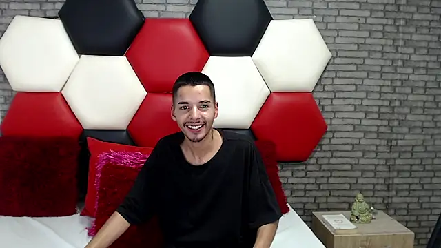 Pertunjukan Kamera Web Thristan05