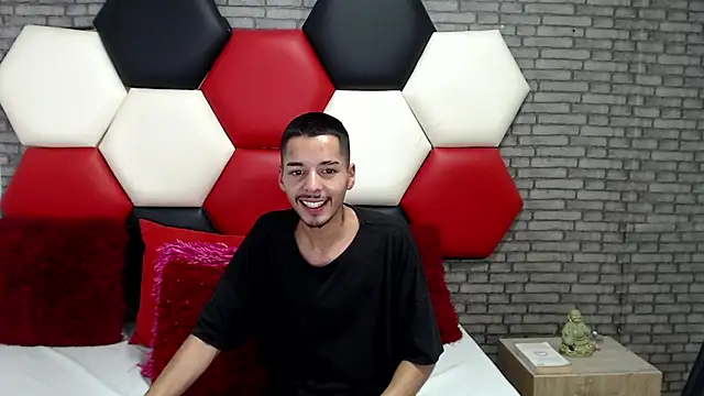 Pertunjukan Kamera Web Thristan05