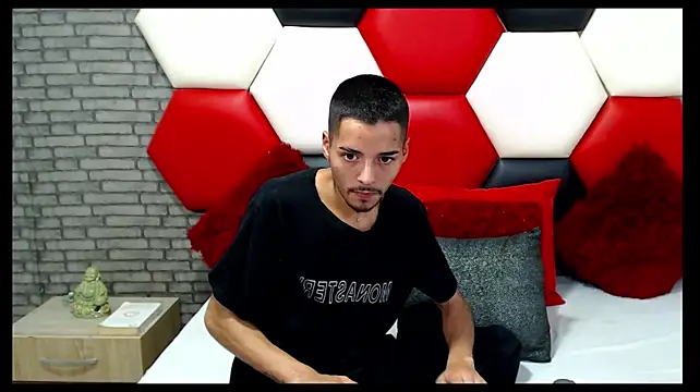 Show modela Thristan05 na web-kameri