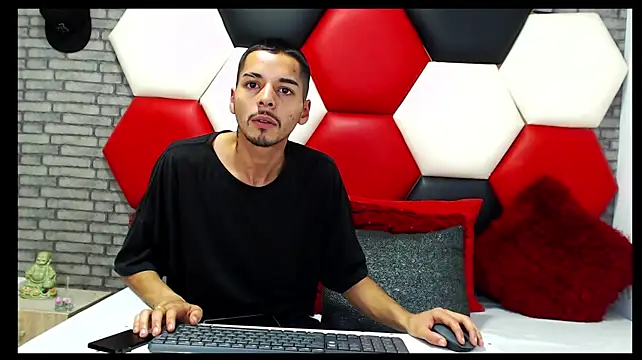 Thristan05's Webcam Show