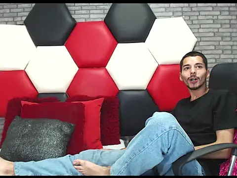 Thristan05 网络视讯表演